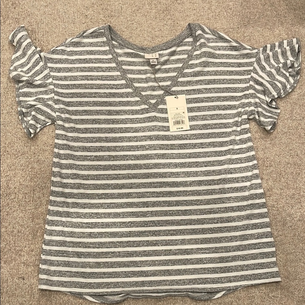 A New Day White and Gray Flutter Sleeve Ruffled T-Shirt.  Size small.